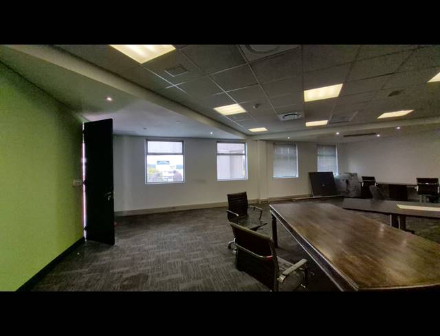 105M² OFFICE TO LET IN SUNNINGHILL